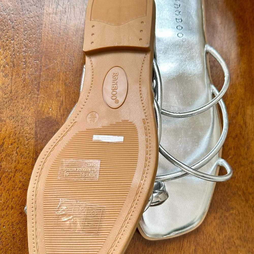 ✨ Bamboo Silver Strappy Slide Sandals Women‎ 6.5 Metallic Chic Summer✨ - Picture 4 of 6